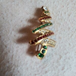 Gold Christmas tree brooch
